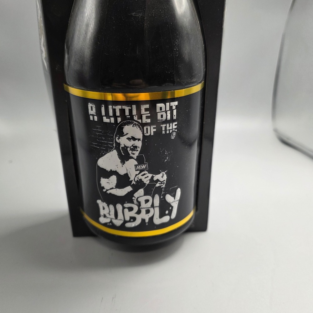 AEW Chris Jericho A Little Bit of the Bubbly Ringside Exclusive Action Figure - Picture 2 of 7